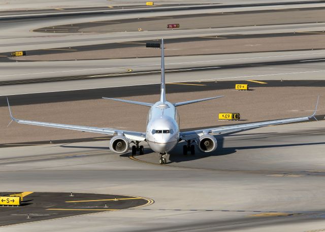 Boeing 737-900 (N66803)