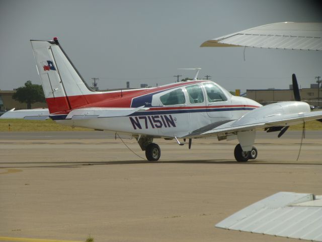 Beechcraft Baron (58) (N7151N)