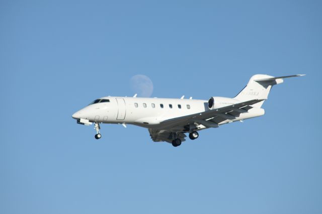 Bombardier Challenger 300 (N538XJ) - Landing 3-0-L