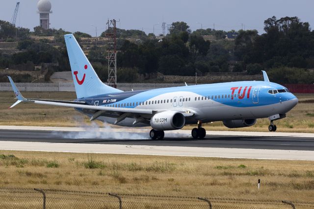 Boeing 737-800 (G-TAWW)