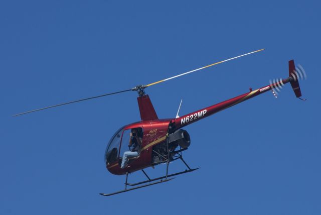 Robinson R-22 (N622MP)