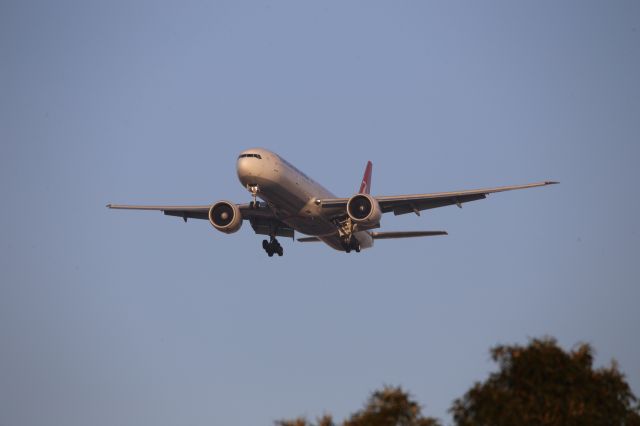 BOEING 777-300ER (TC-LJI)