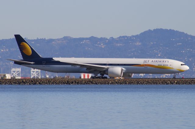 BOEING 777-300ER (A6-JAF)