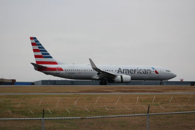 Boeing 737-800 (N829NN)