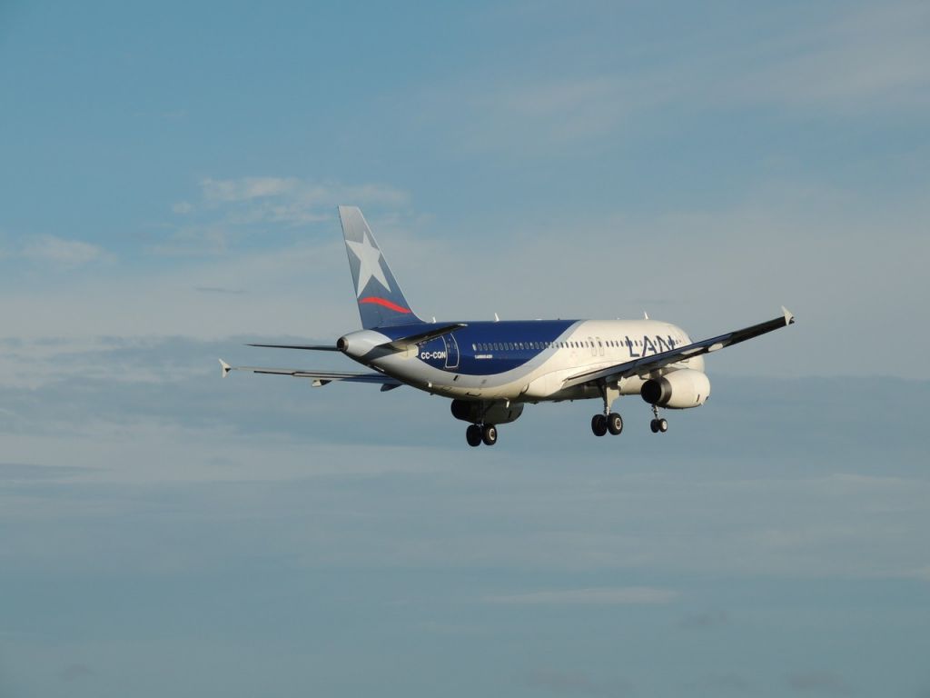 Airbus A320 (CC-CQN)