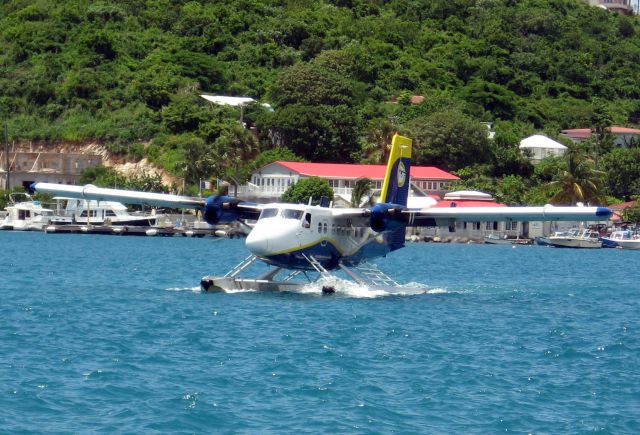 De Havilland Canada Twin Otter (N573SA) - DeHavilland Twin Otter operating out of the harbor at Charlotte Amalie, St Thomas, VI