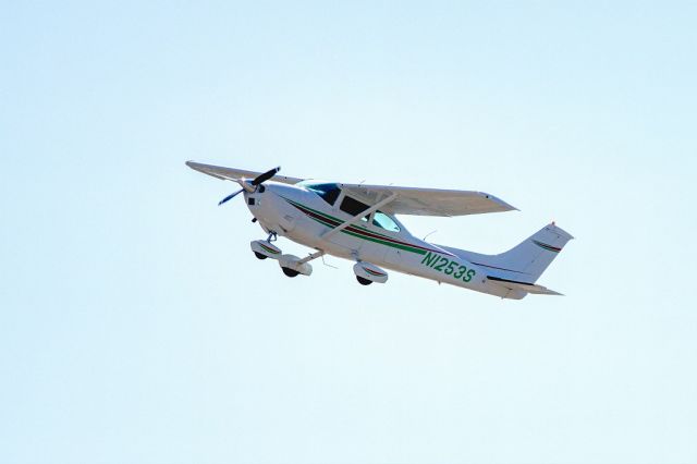Cessna Skylane (N1253S) - Cessna Skylane at Livermore Municipal Airport, Livermore CA. September 2020
