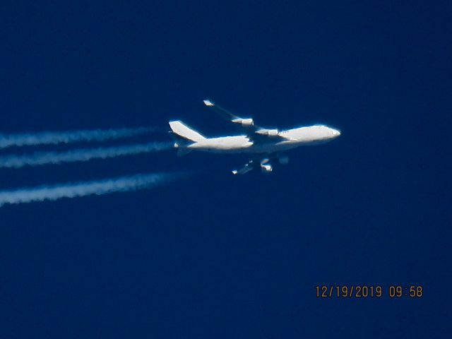 Boeing 747-400 (N401KZ)