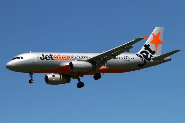 Airbus A320 (VH-VQF)