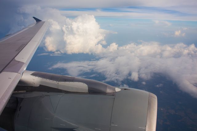 Airbus A319 (N745VJ)