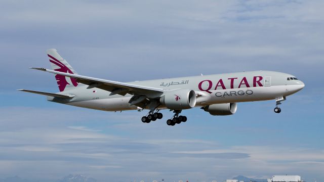 Boeing 777-200 (A7-BFN) - BOE209 on final to Rwy 16R to complete a C1 flight on 9.7.18. (ln 1566 / cn 62771). 