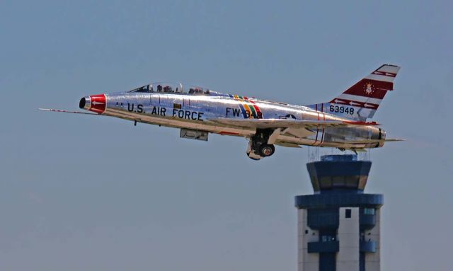 North American Super Sabre (N2011V)