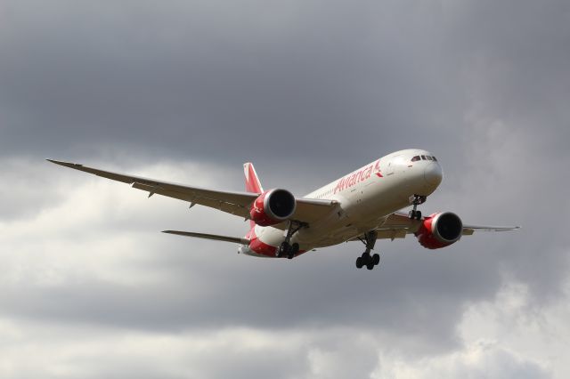 Boeing 787-9 Dreamliner (N971AV) - An Avianca B787-9 on final approach into LHR, landing on runway 09L.br /br /Location: Stanwell Moor Road, beside runway 09L.br /Date: 28.08.22 (dd/mm/yy)