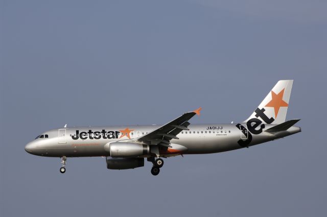 Airbus A320 (JA01JJ) - Final Approach to Narita Intl Airport R/W16L on 2012/07/28