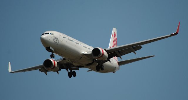 Boeing 737-800 (VH-YFN)