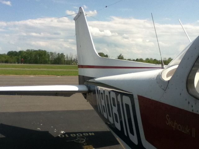 Cessna Skyhawk (N80810) - During preflight of N80810.