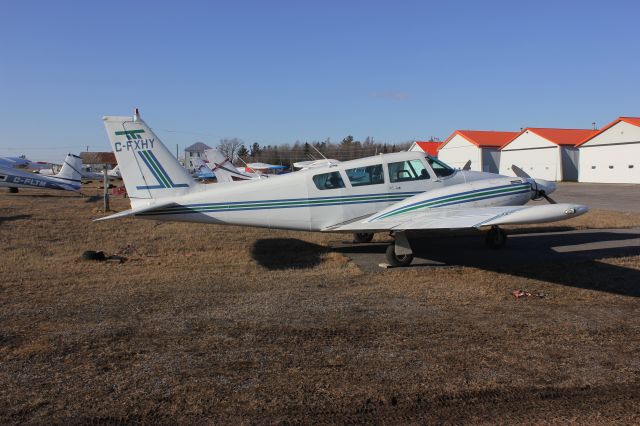 Piper PA-30 Twin Comanche (C-FXHY) - Piper PA 30 Aéroport de Joliette QC.CSG3 13-11-2016