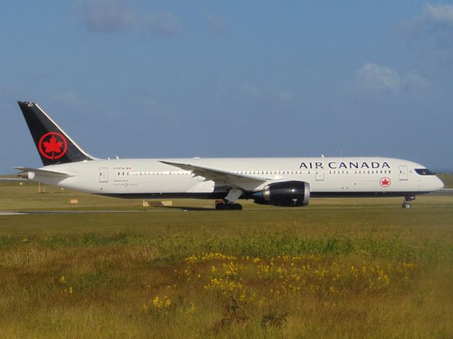 Boeing 787-9 Dreamliner —
