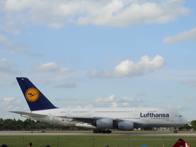 Airbus A380-800 (D-AIML)