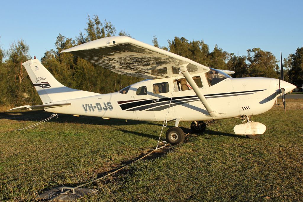 Cessna 206 Stationair (VH-DJS)