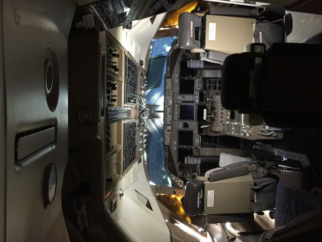 Boeing 747-200 (VH-OJA) - View of the cockpit of Qantas 747-400 on loan to HARS Museum.My apologies for the photo side on it did that during uploading.