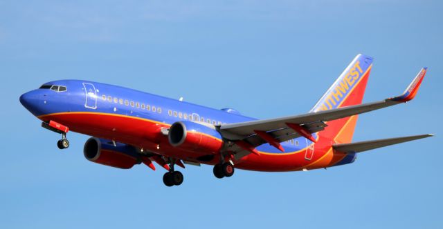 Boeing 737-700 (N232WN) - On Final 30L, from SAN  11-27-16