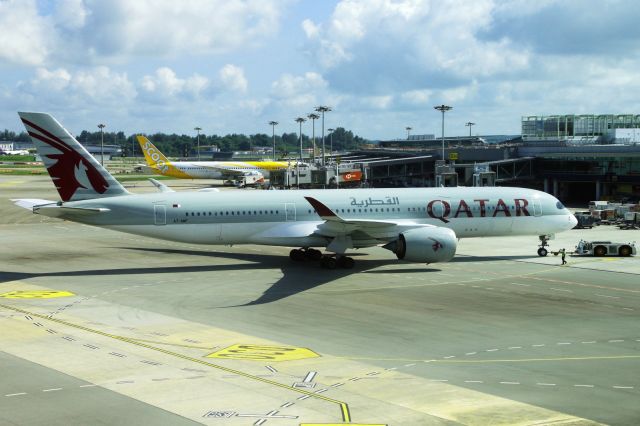 Airbus A350-900 (A7-AMF)