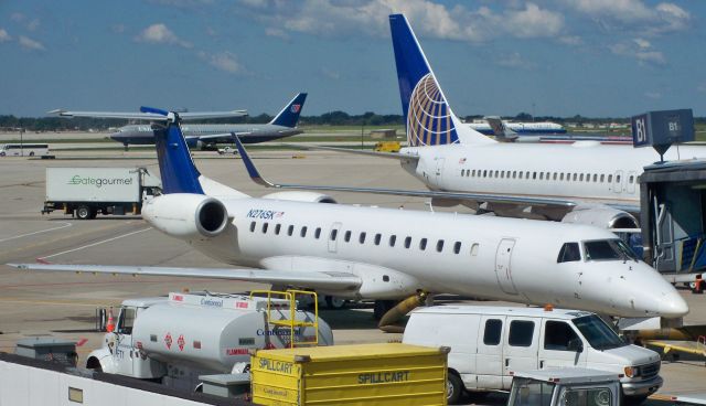 Embraer ERJ-145 (N276SK) - Untitled DL Connection (Chautauqua) ERJ-145LR at ORD on June 29, 2010.