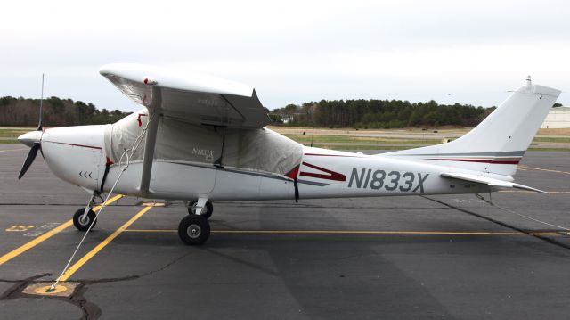 Cessna Skylane (N1833X)