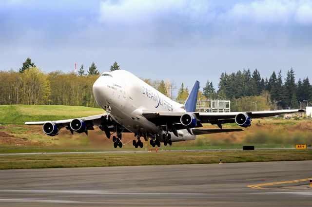 Boeing 747-400 (N718BA) - KPAE end of 16R