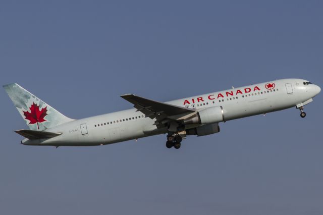 BOEING 767-300 (C-FCAF) - TAKEOFF FROM 24R