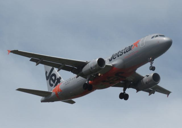 Airbus A320 (VH-JQG)