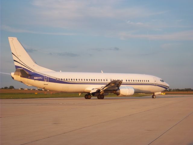 BOEING 737-400 (SWQ801)