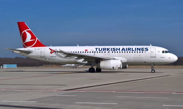 Airbus A320 (TC-JPJ)