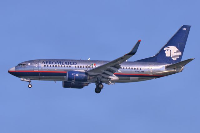 Boeing 737-700 (N842AM) - 8th November, 2014