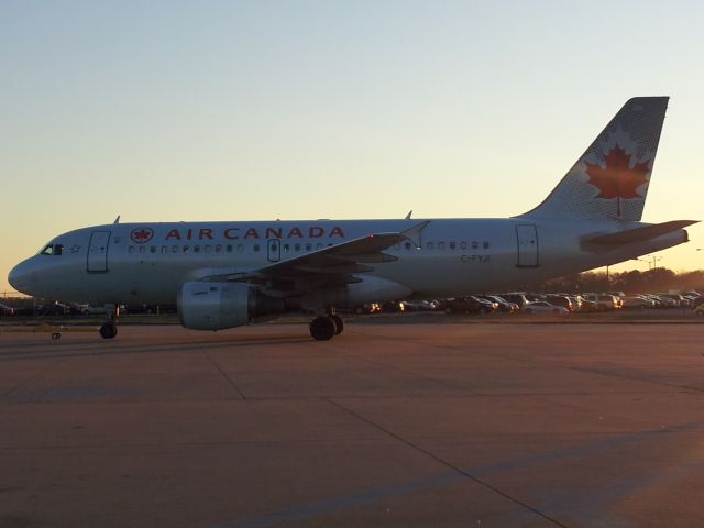 Airbus A319 (C-FYJI)