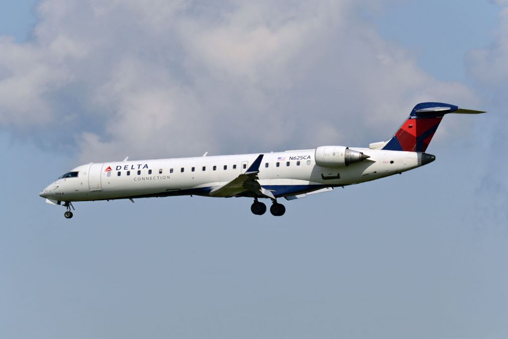 Canadair Regional Jet CRJ-700 (N625AC)