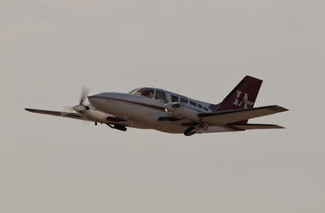 Cessna 402 (N402BK)