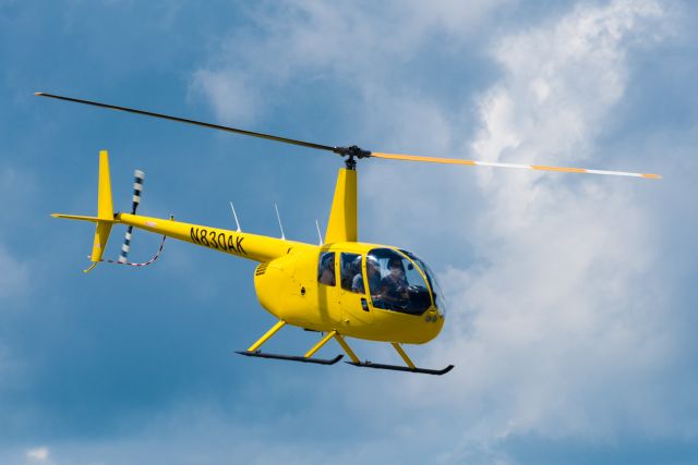 Robinson R-44 (N830AK)