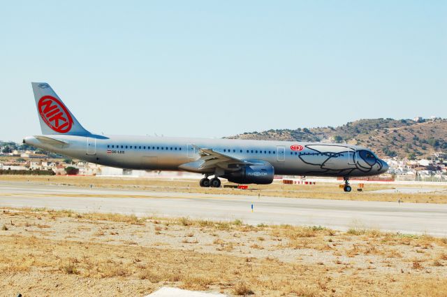 Airbus A321 (OE-LES)
