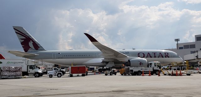 Airbus A350-900 (A7-ALO) - Qatar Airways new A350-900 arriving at ATL.