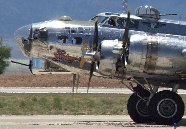 Boeing B-17 Flying Fortress (N9323Z)