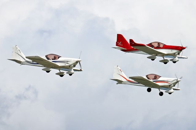 AERO (3) AT-3 (SP-ICY) - Two Aero AT-3 R100 (SP-IVI and SP-ICY) in formation with Aero AT-4 LSA (SP-YIA). Photo taken on August 21, 2021 at Gdynia Aerobaltic airshow.