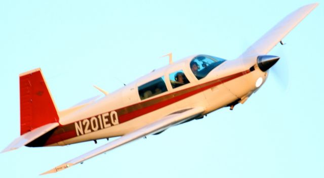 Mooney M-20 (N201EQ)