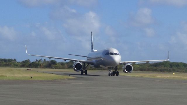 Airbus A321 (N904AA)