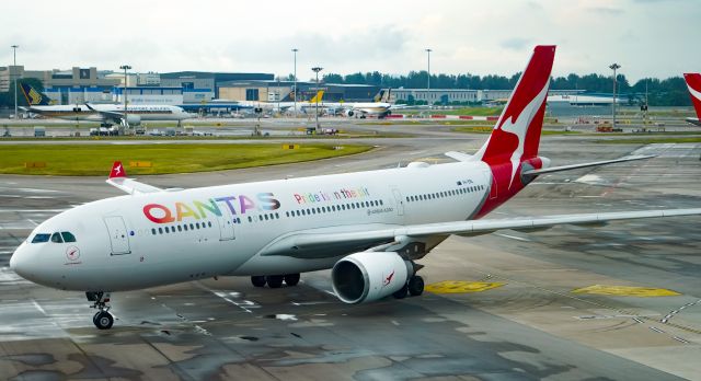 Airbus A330-200 (VH-EBL)