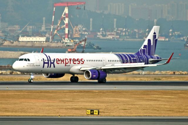 Airbus A321 (B-LEH)