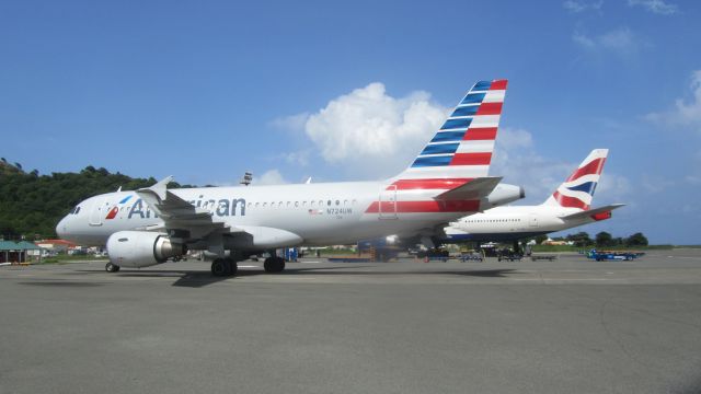 Airbus A319 (N724UW)