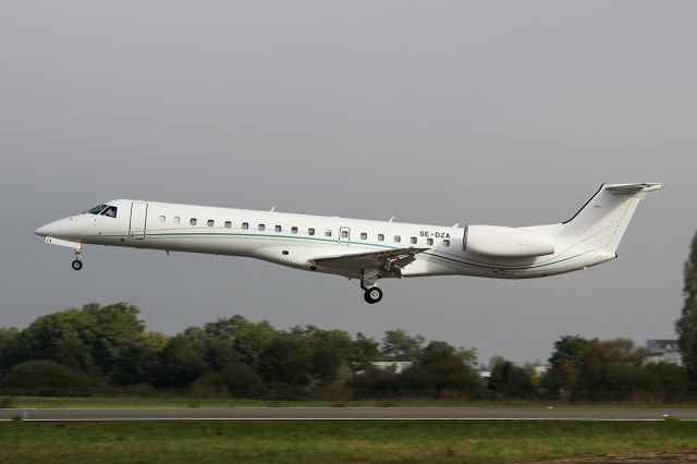 Embraer ERJ-145 (SE-DZA)