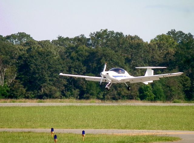 Diamond DA-20 (N116CL) - FLOATING @ PERRY HOUSTON COUNTY